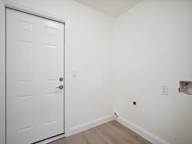 1218 Lornewood Dr — Photo 10
