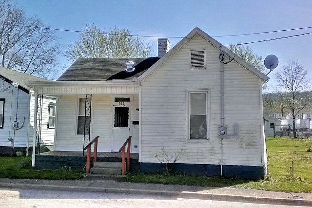 1st image of 922 Williams St