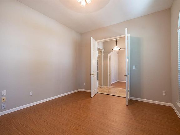 5th image of 803 Indian Run Dr