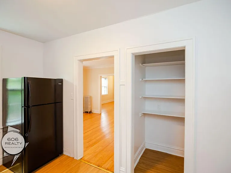 1301 N Ridgeland Ave — Photo 8
