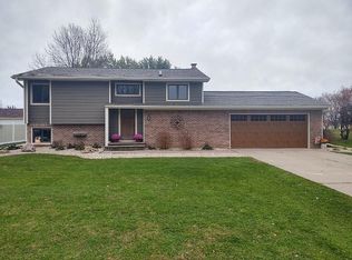 51 Crescent Ave, La Crescent, MN 55947