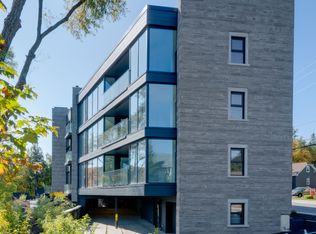 32 Brunel Rd #105, Huntsville, ON P1H 1P5