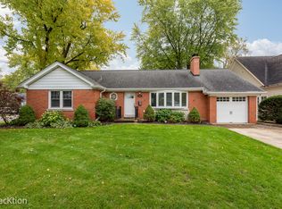 141 E Richmond St, Westmont, IL 60559