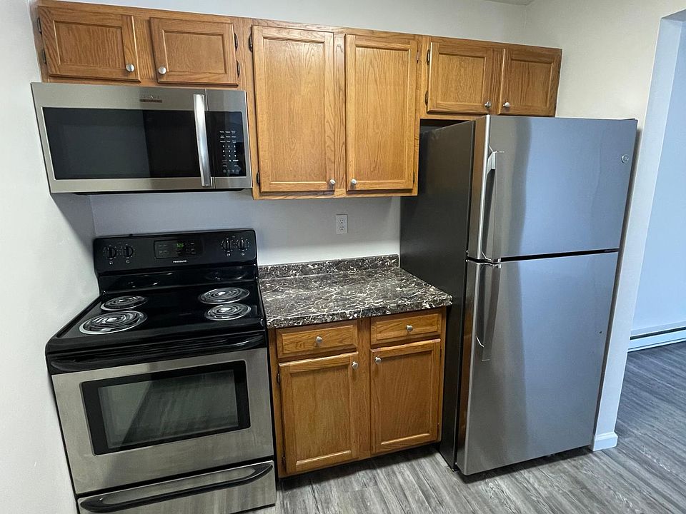 1st image of 15 Birch Glen Dr Unit A