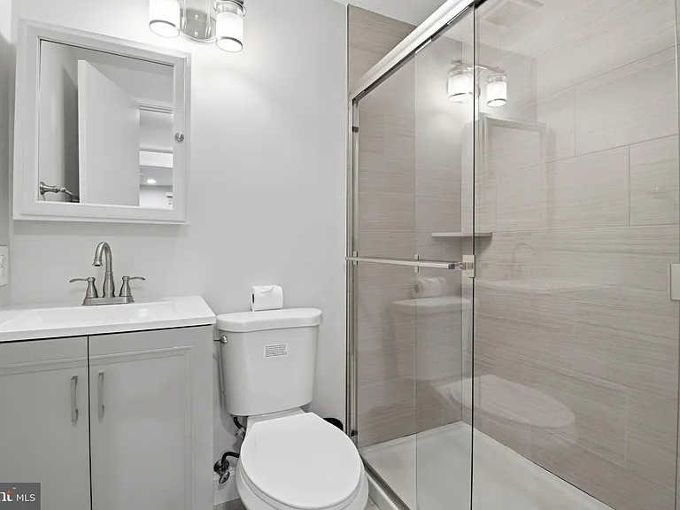 1509 Farsta Ct — Photo 34
