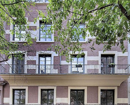 5th image of 34 E 70th St