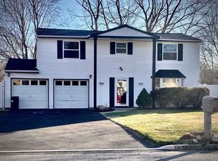 4 Dolphin Dr, Centereach, NY 11720