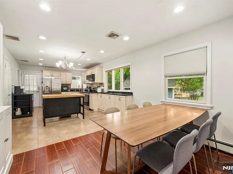 3 Burton Pl — Photo 6