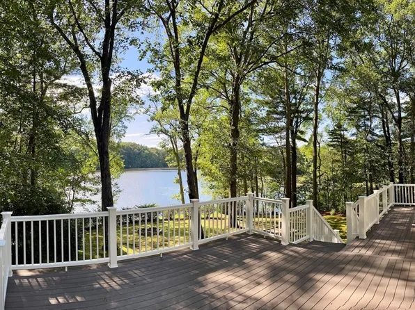 70 Beach St, Foxboro, MA 02035