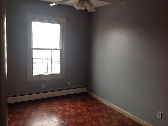 5th image of 1426 Bryant Ave #2