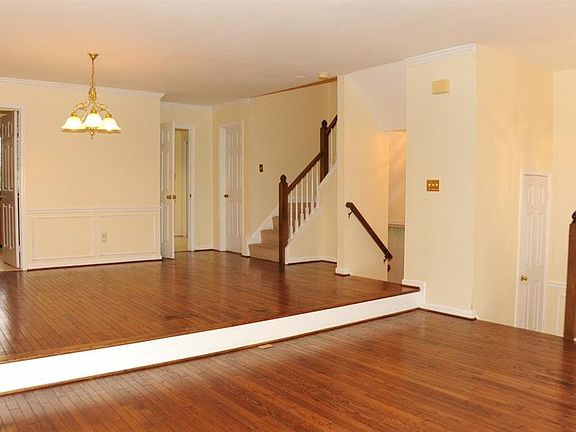5th image of 6176 Darleon Pl
