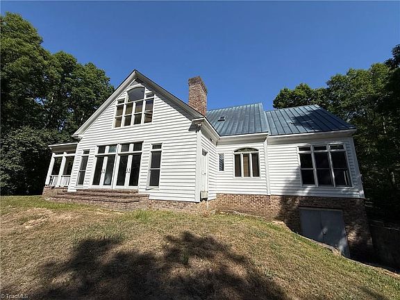 4th image of 600 Barney Rd