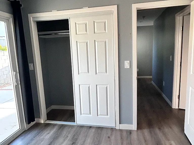 6750 Nagle Ave — Photo 12