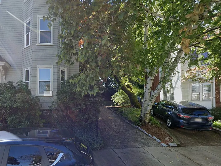74 Saint Rose St — Photo 1