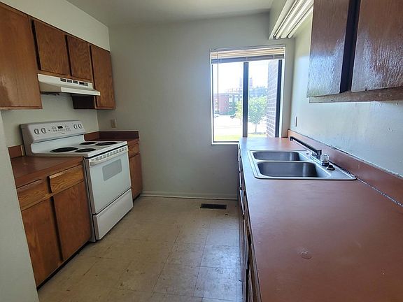 5th image of 404 W Mill St APT 2