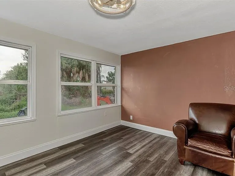 304 San Carlos Ave #B — Photo 14