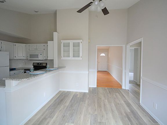 4th image of 501 Veterans Dr