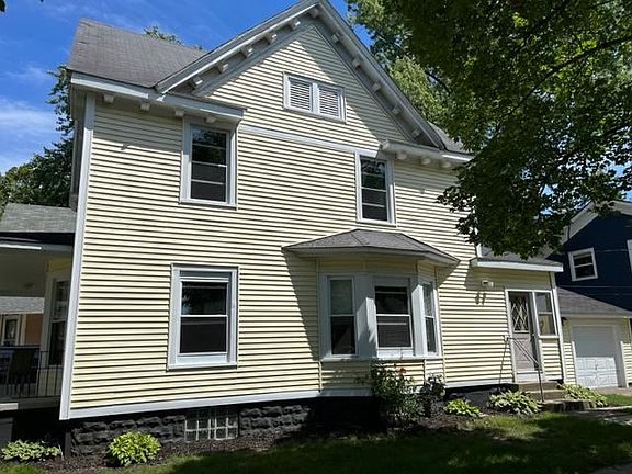 3rd image of 658 Douglas St NW
