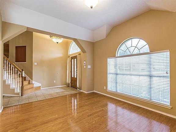 5th image of 5114 Petersburg Dr