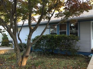 1113 Broadwood Dr, Rockville, MD 20851