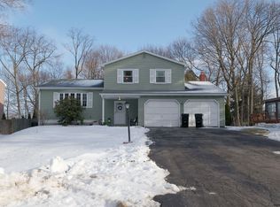 77 Cascade Ter, Schenectady, NY 12309