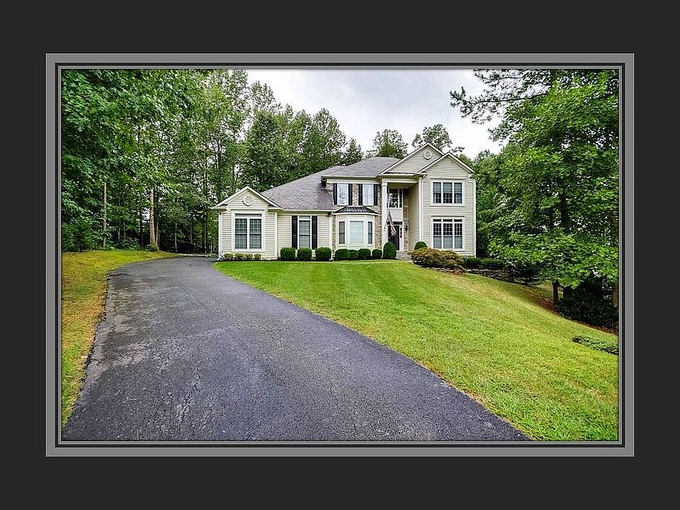 1st image of 64 Monument Dr