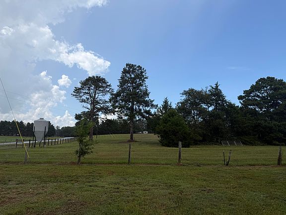 4th image of 318 Greenfield Rd