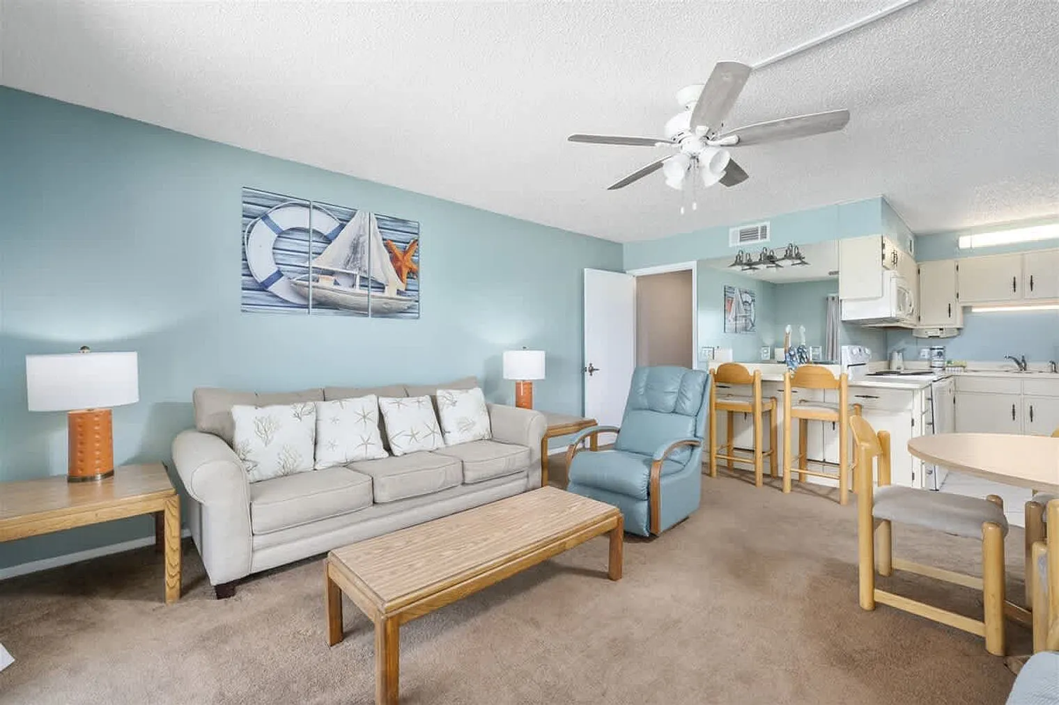 1 bed, 1.0 bath, 731 sqft, $1,327 — Photo 3