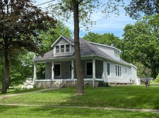 302 S 7th St, Albany, MO 64402