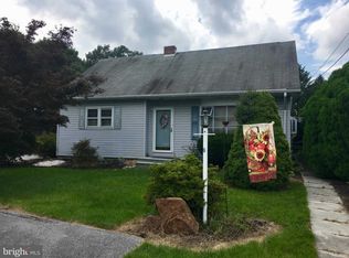 870 Strock Dr, Chambersburg, PA 17202