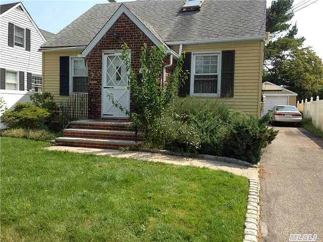 1st image of 116 Covert Ave