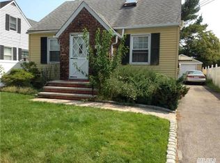 116 Covert Ave, Elmont, NY 11003
