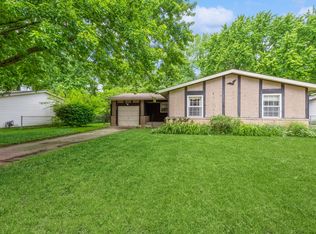 4514 Sussex Dr, McHenry, IL 60050