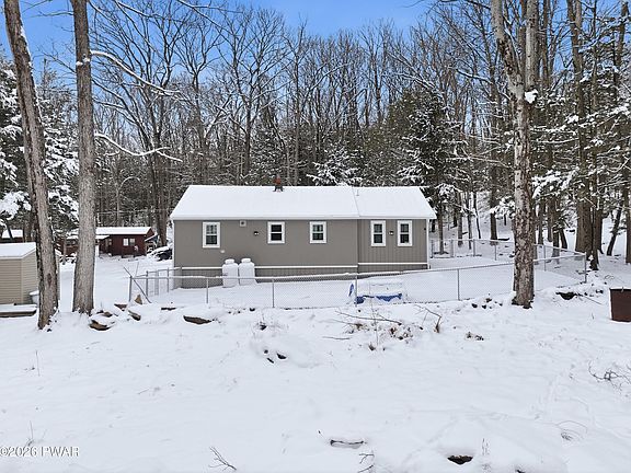4th image of 111 Hickory Dr