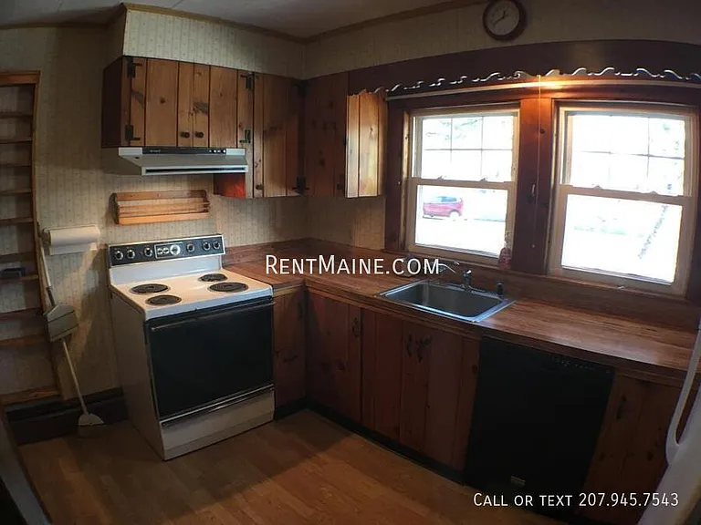 36 Western Ave — Photo 3