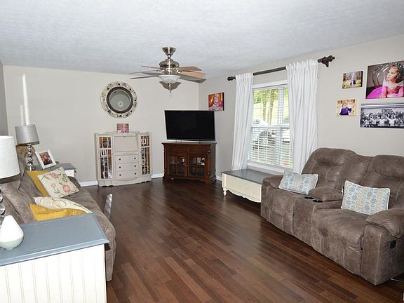 2nd image of 170 Augusta Cir