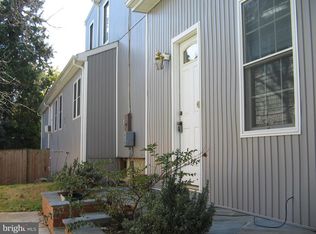 3560 Alton Pl NW, Washington, DC 20008