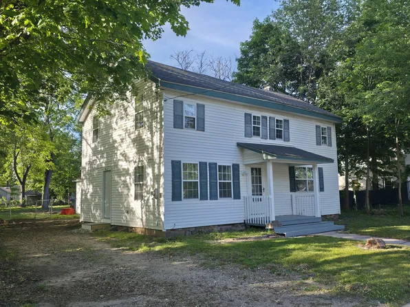 88 Beckwith Dr, Galesburg, MI 49053