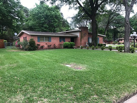 2nd image of 1901 Mimosa Dr