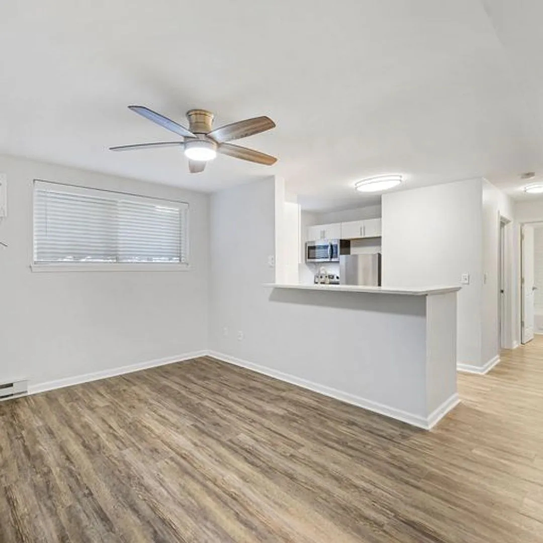 1 bed, 1.0 bath, $1,205 — Photo 3