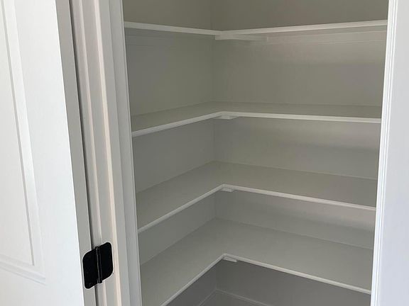Walk in pantry