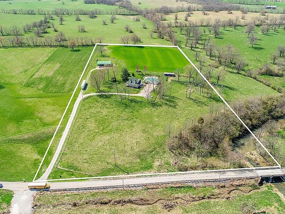 3rd image of 1069 Ruddles Mill Rd
