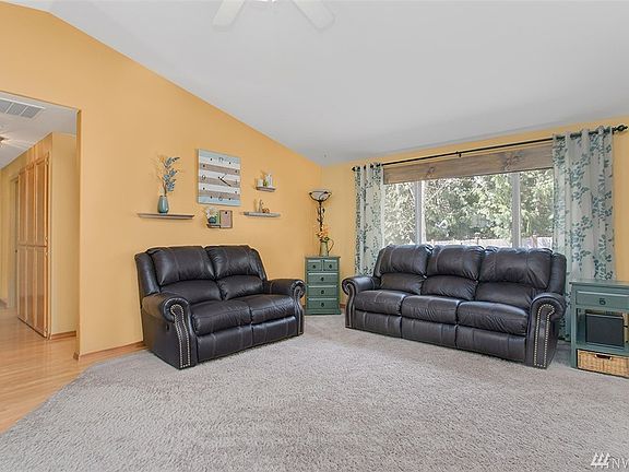 3rd image of 916 96th Ave SE