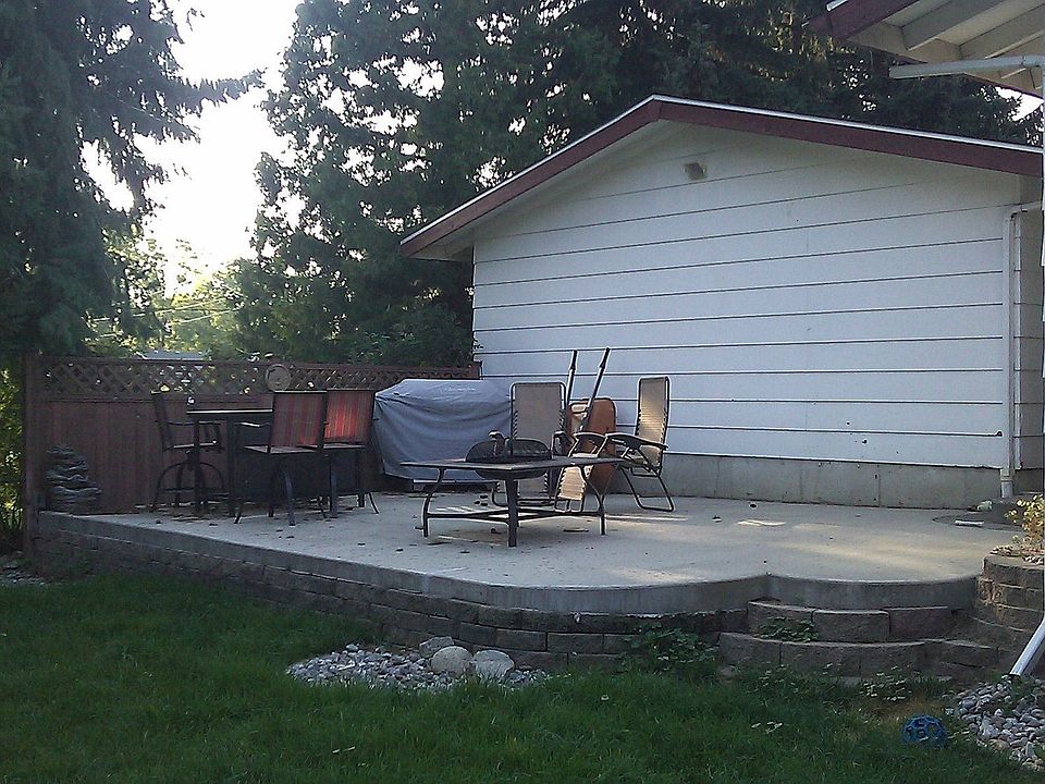 2nd image of 1209 N University Rd