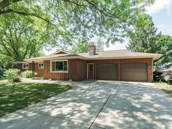 429 Sycamore St, Sauk City, WI 53583