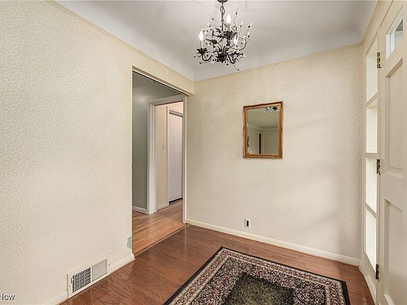 5th image of 23249 Hilliard Blvd