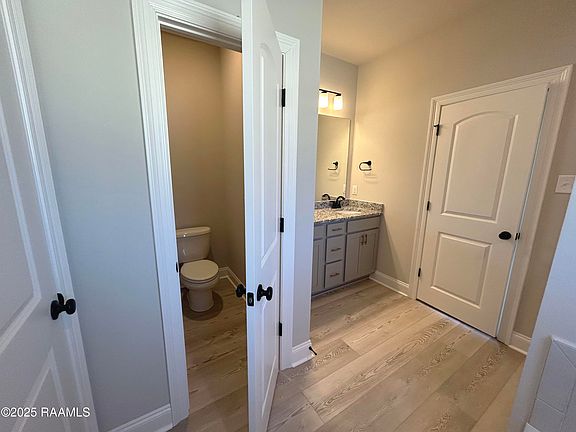 4th image of 112 Elmwood Meadows Dr