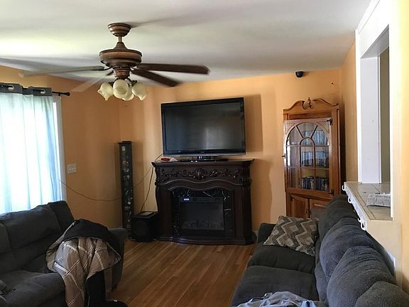 4th image of 14 Fir Ave