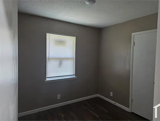 3 bed, 1000 sqft, $1,700 — Photo 3