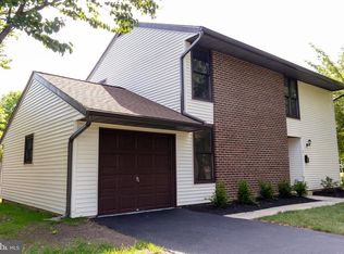 2 Enfield Dr, East Windsor, NJ 08520